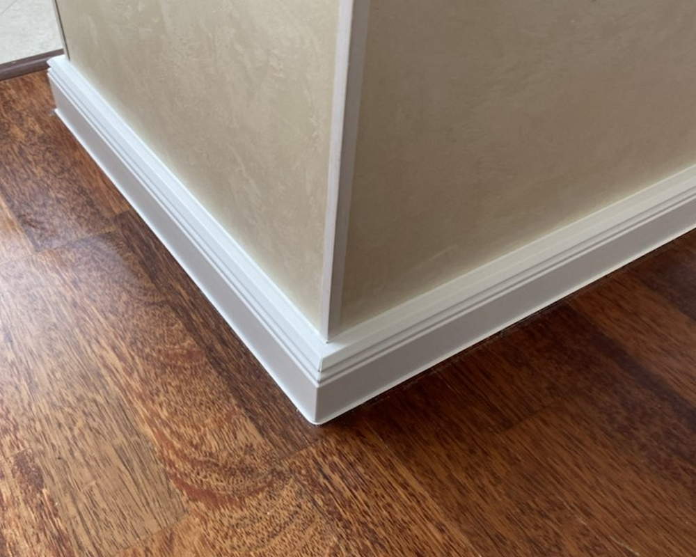 Плинтус ХДФ Dollken Cubu Hamburg Style 80мм х 2,5 м 5012 Белый