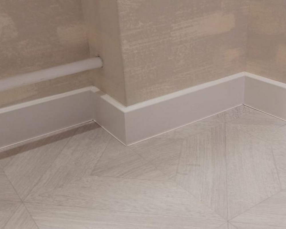 Плинтус ХДФ Dollken Cubu Flex Life 40мм х 11/13мм х 2,5 м 1013 (5012) Белый