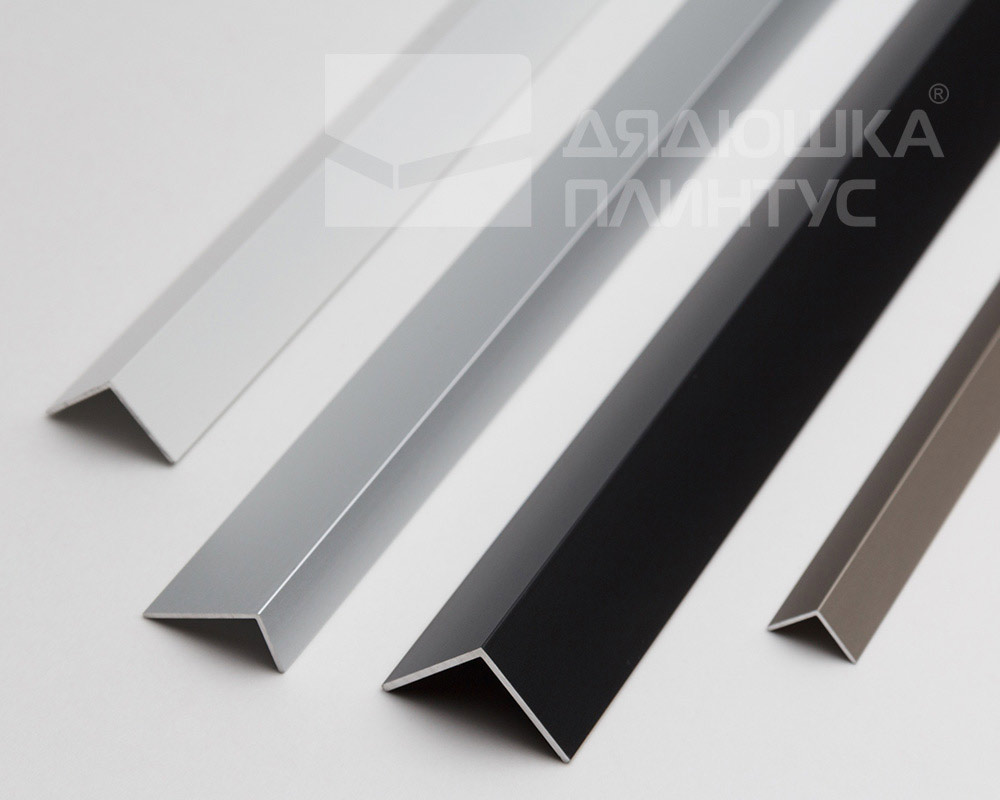 Профиль угловой Волшебная палочка Expert MSUPE 04-27.2700.15 15*15мм 2,7м Черный