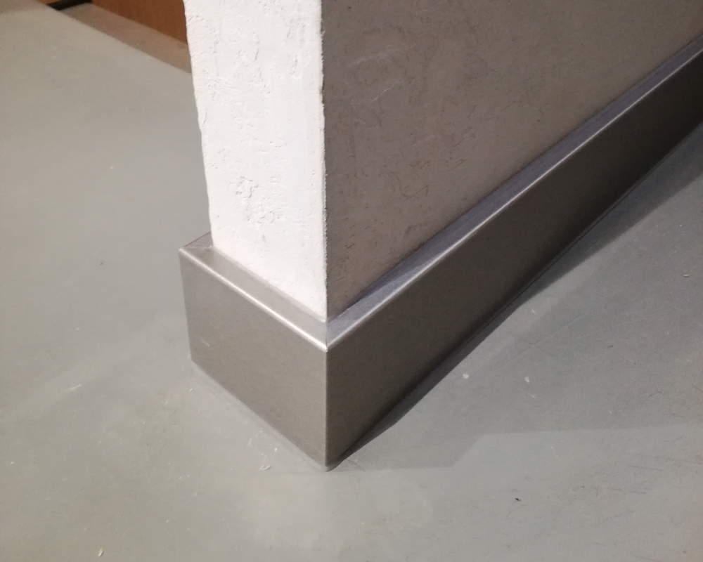 Плинтус ХДФ Dollken Cubu Flex Life 40мм х 11/13мм х 2,5 м 1246 Платинум Сильвер