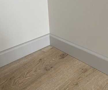 Плинтус МДФ Лука Пл 80МДФ.2700.Point line 24067 Скай грей