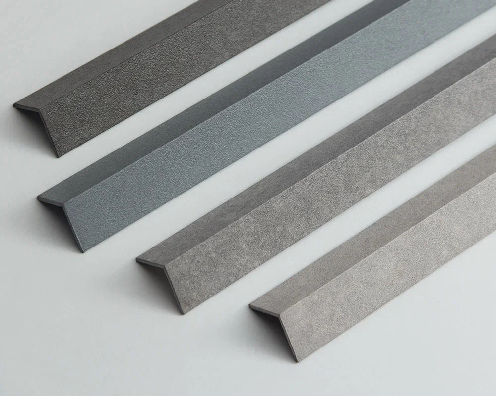 Угол декоративный Уп 06-27.2700.555 (20х20 мм)