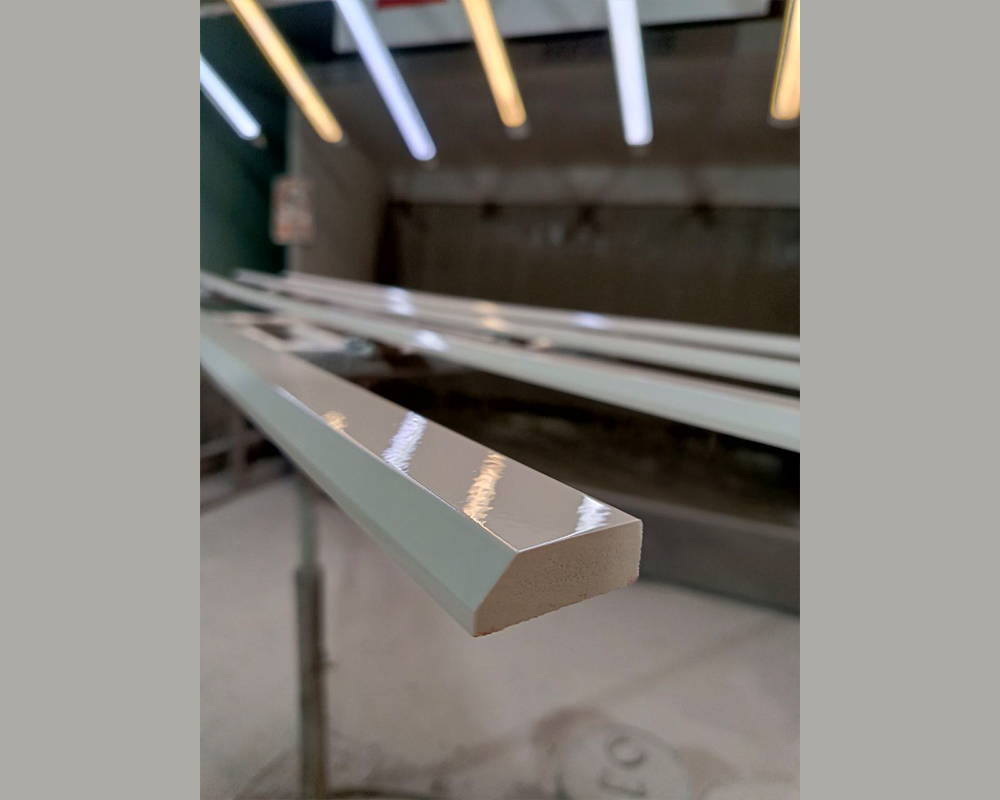 Плинтус из полистирола высокой плотности Волшебная Палочка 58*13*2000. MSPOL 105. Окраска включена в стоимость