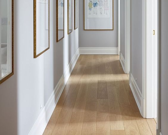 Плинтус из полистирола высокой плотности HI WOOD B140 140мм х 17.5мм х 2,0м.