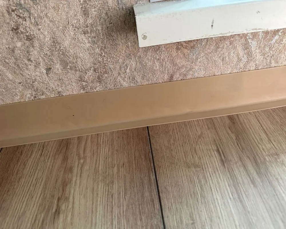 Плинтус эластичный ПВХ Dollken WL50 50мм х 15мм. 0130 Бежевый