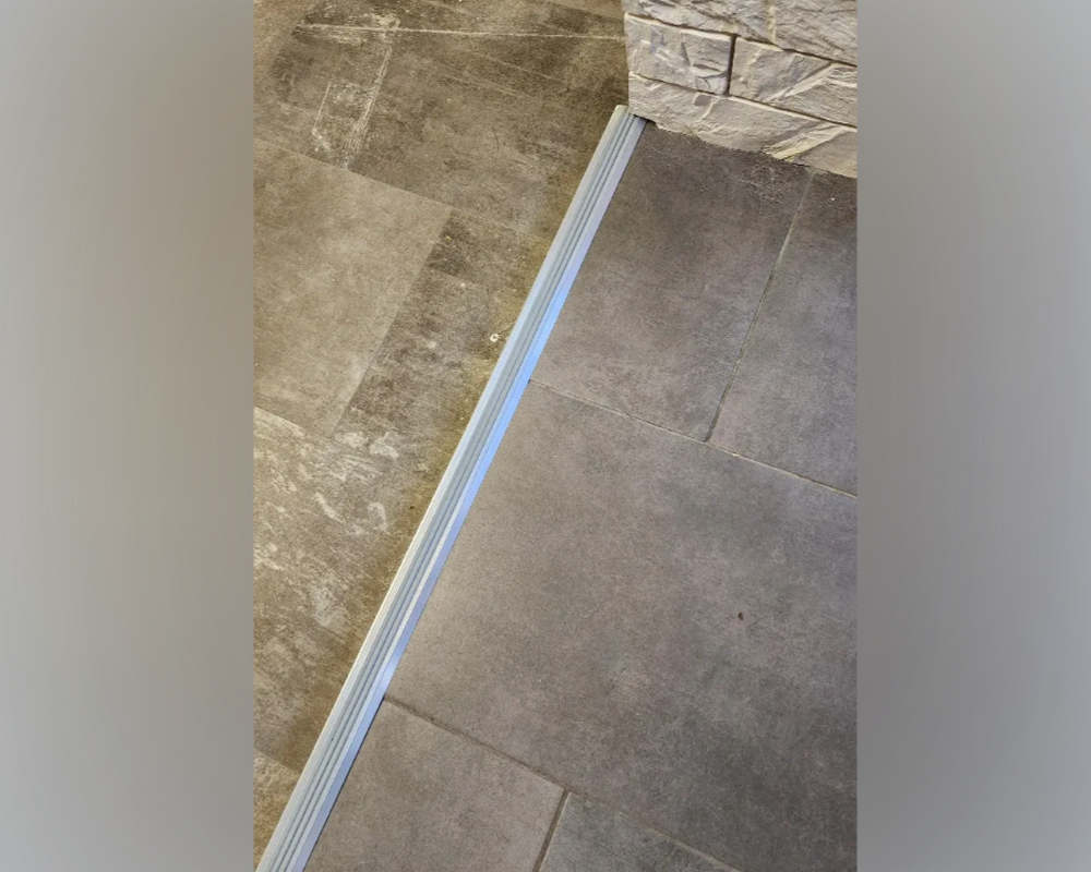 Порог одноуровневый ПС 08.900.04л Бронза анод