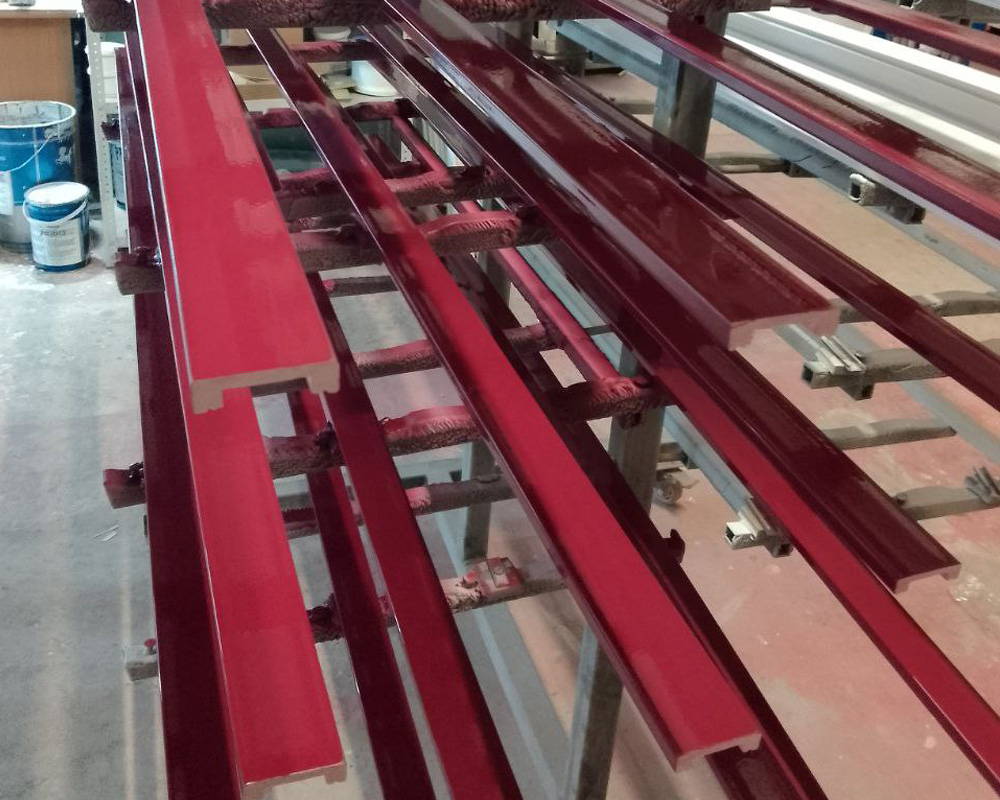 Плинтус ПОЛИСТИРОЛ HI WOOD B98V1 98мм х 19,5мм х 2,0м. Окраска включена в стоимость