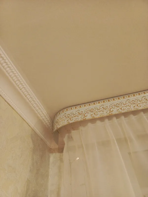 Планка ПВХ Лабиринт МАГЕЛЛАН 5см 50м  белый/серебро. Цена за 1 метр