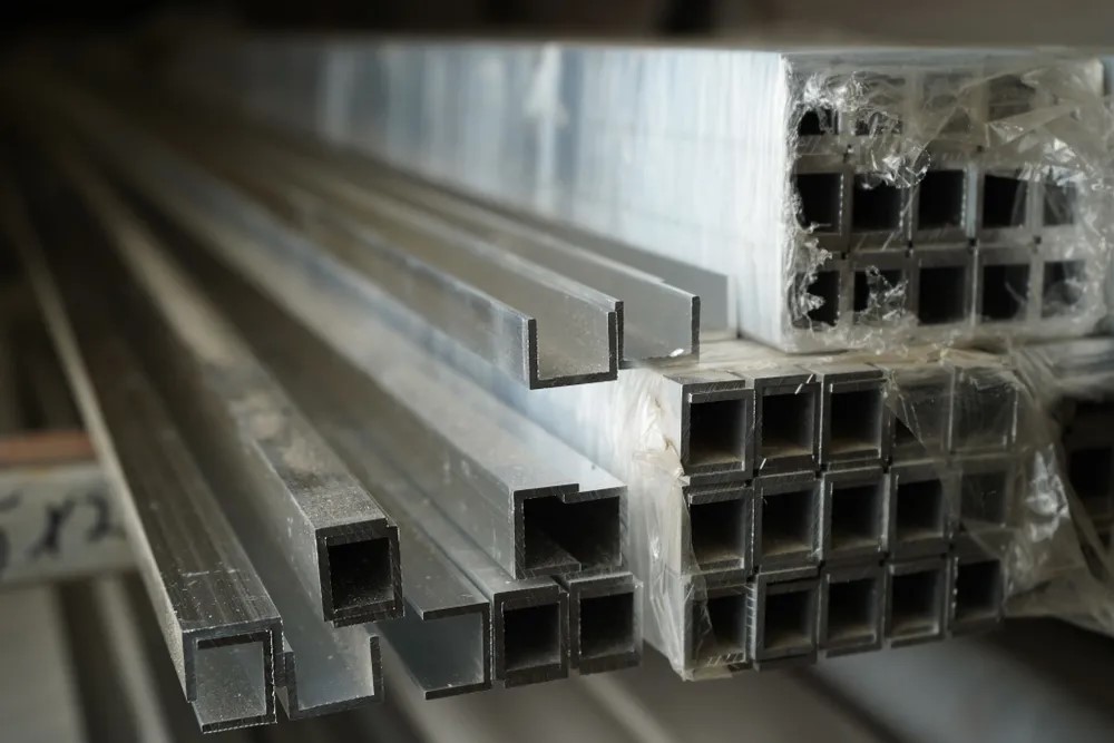 Швеллер 8х10х8 мм Шв 01.2000.502л Золото. Цена за 5 штук.