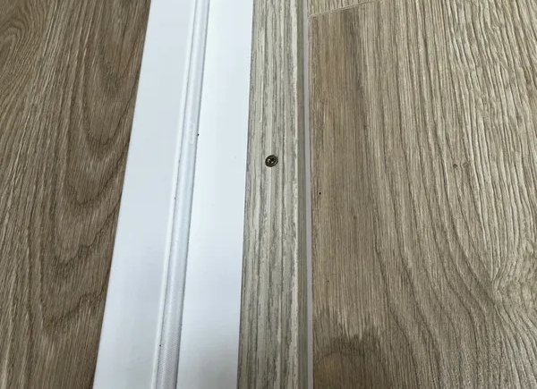 Порог угловой ПУ 03.1800.083 Бук