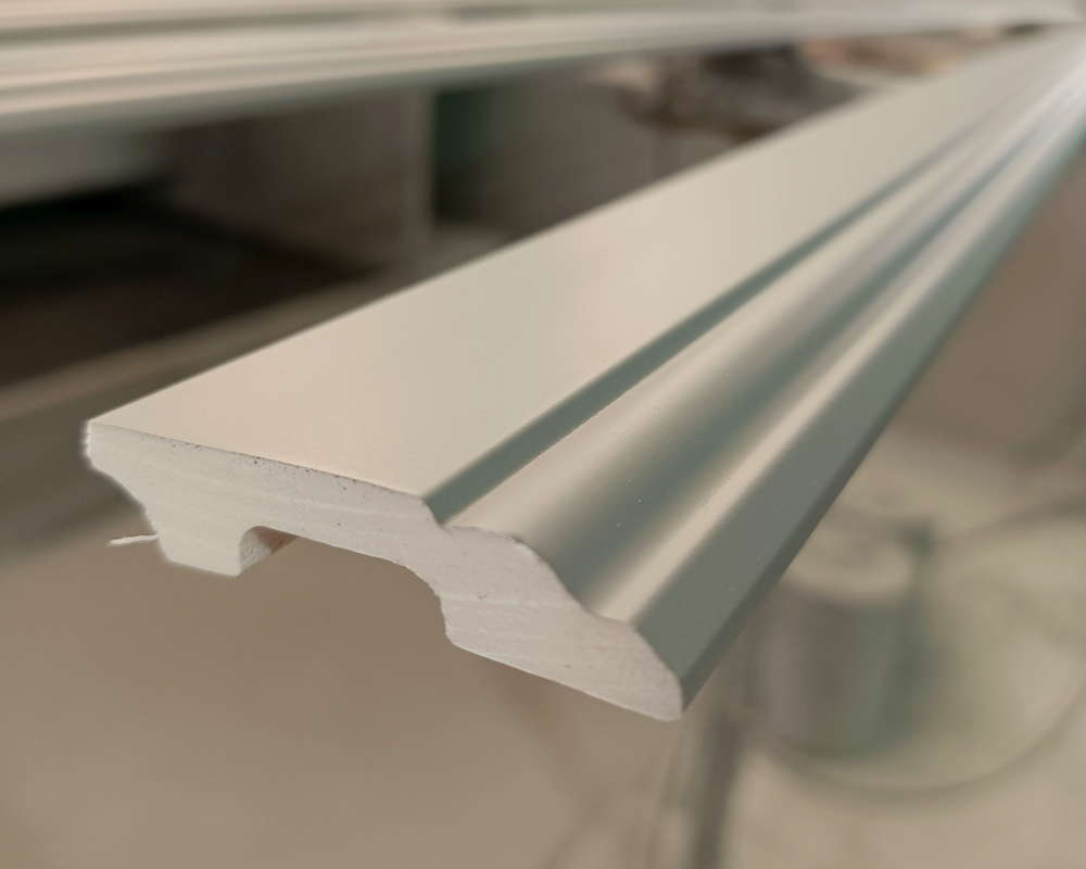 Плинтус ПОЛИСТИРОЛ HI WOOD B78 77,5мм х 21мм х 2,0м. Окраска включена в стоимость