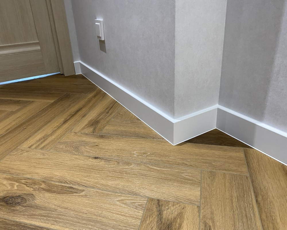 Плинтус ХДФ Dollken Cubu Flex Life 40мм х 11/13мм х 2,5 м 1013 (5012) Белый