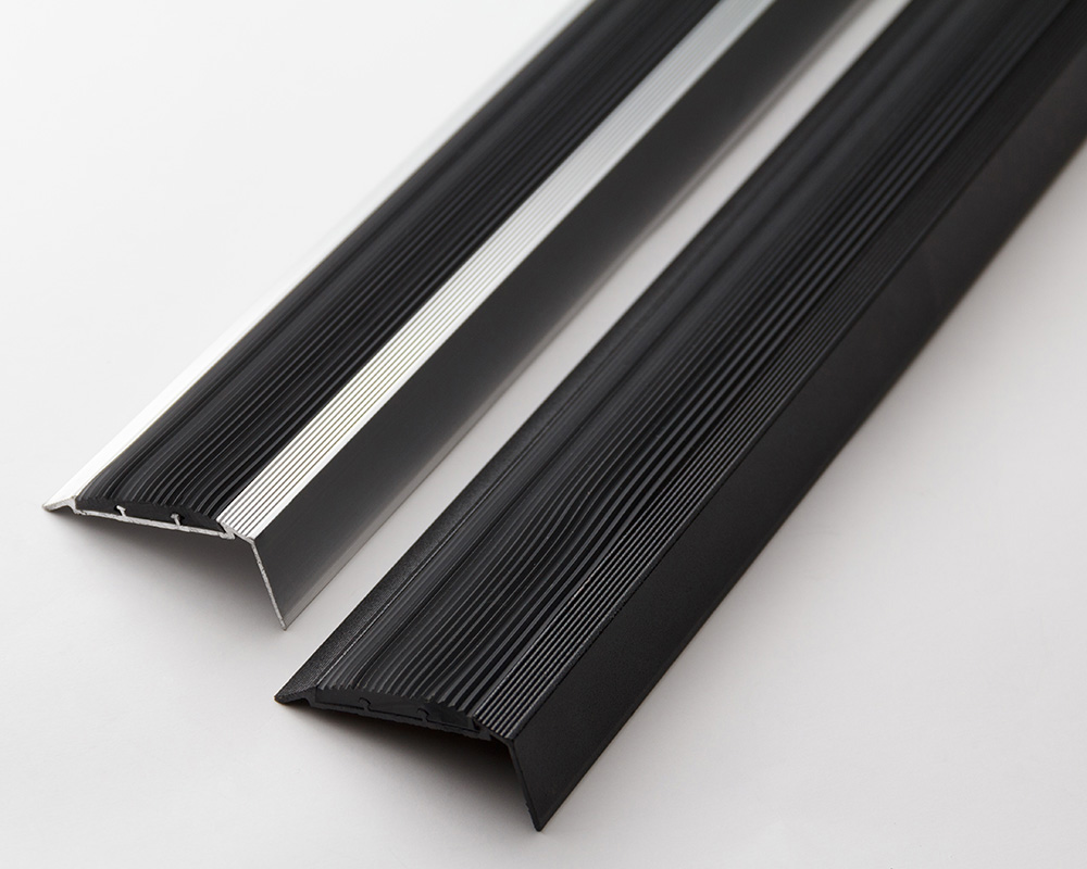 Порог угловой ПУ 70.2700.204л Бронза