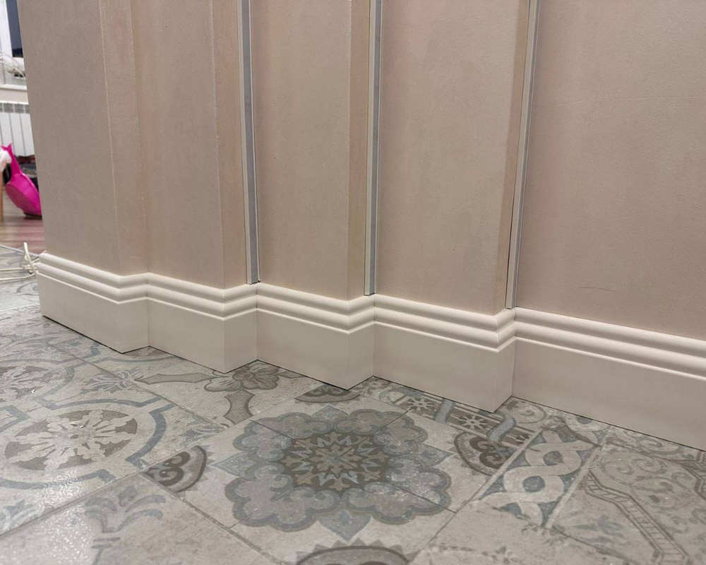 Плинтус из полистирола высокой плотности Волшебная Палочка 80*12*2000. MSPOL 102. Окраска включена в стоимость