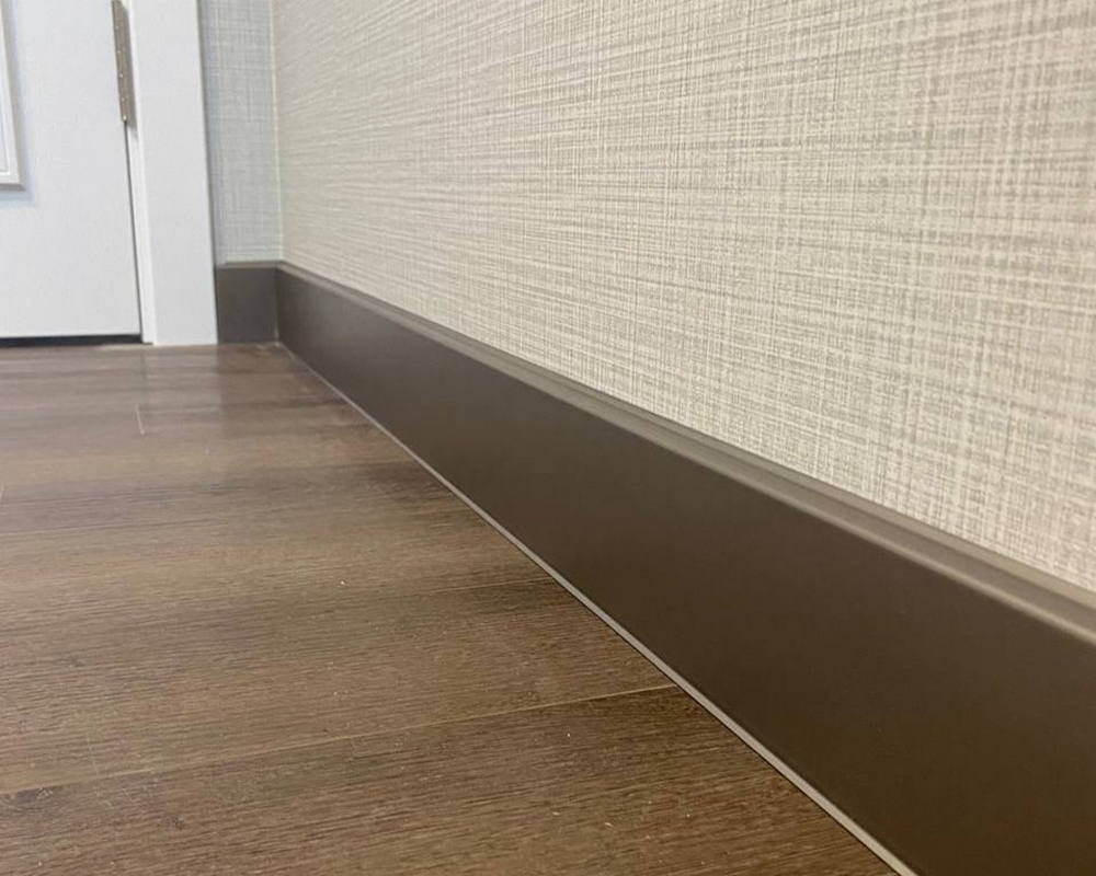 Плинтус ХДФ Dollken Cubu Flex Life 40мм х 11/13мм х 2,5 м 1245 Шампань