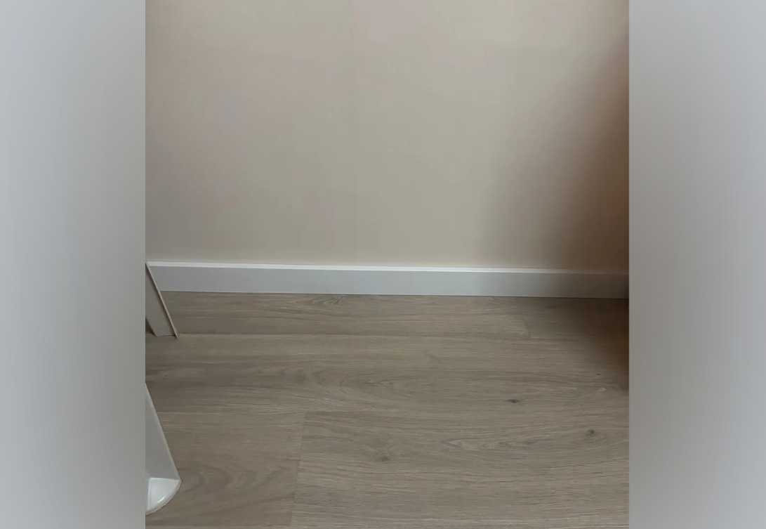 Плинтус МДФ Лука Пл 80МДФ.2700.Point line 24016