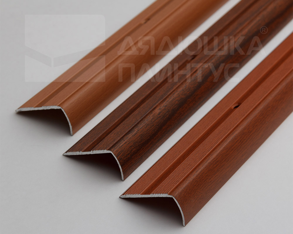 Порог угловой ПУ 06.1800.088 Орех