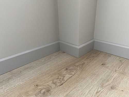 Плинтус МДФ Лука Пл 80МДФ.2700.Point line 24067 Скай грей