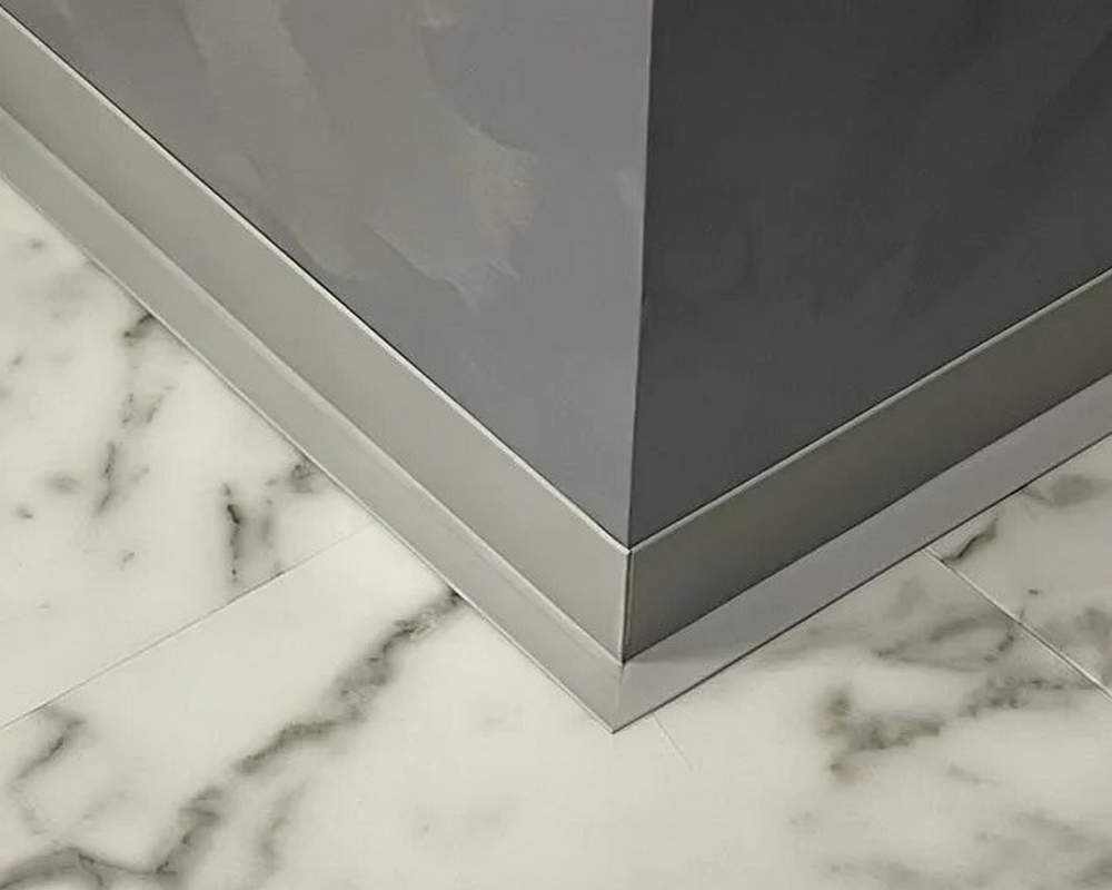 Плинтус эластичный ПВХ Dollken WL50 50мм х 15мм 0146. Тёмно-серый