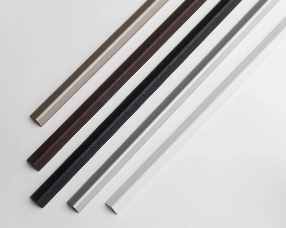 Угол наружный алюминиевый УО 01-27.2700.R102