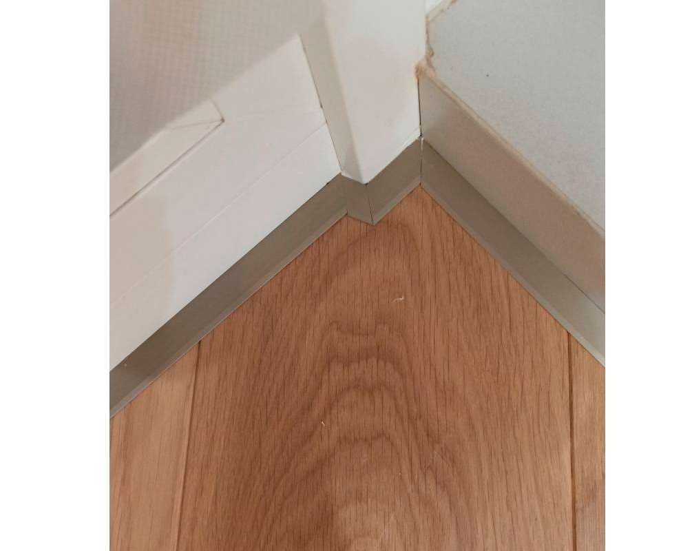 Микроплинтус MSAPL 01.2700.042L Шампань люкс