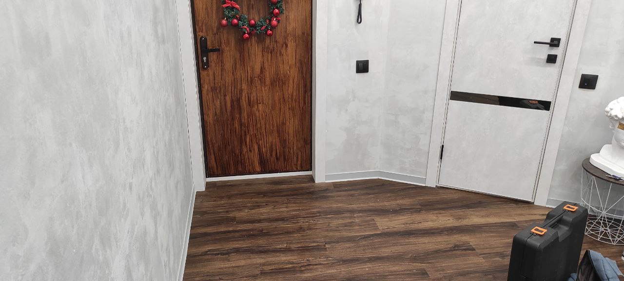 Плинтус ХДФ Dollken S60 60 мм х 2,575м 1248 Бело-серый