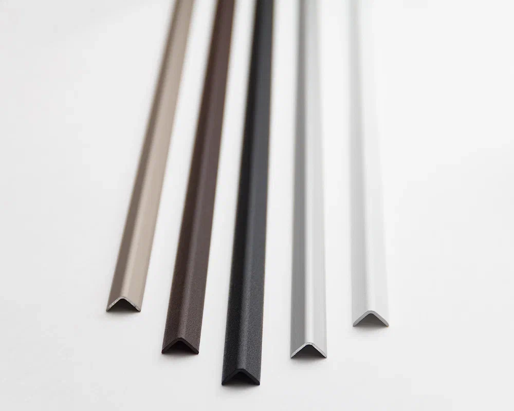 Угол наружный алюминиевый УО 01-27.2700.R102