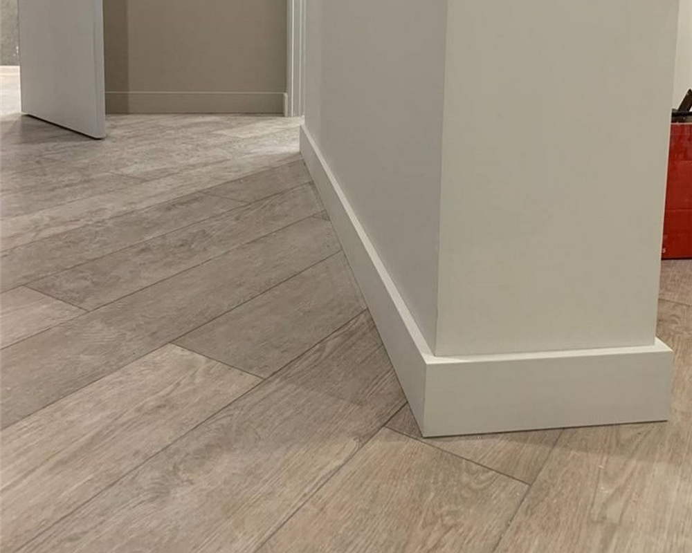 Плинтус напольный Salag Alpha 80*16*2400 мм AP81U1 Белый