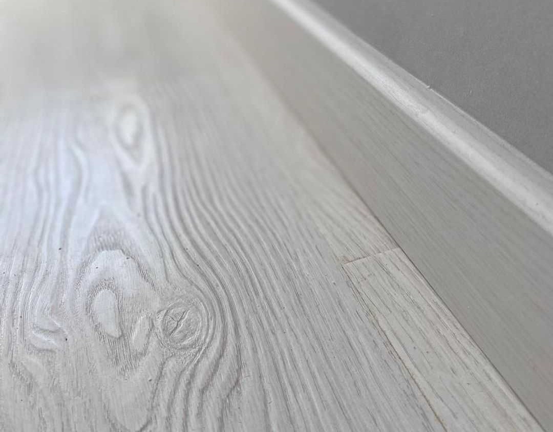 Плинтус МДФ Волшебная палочка. Гарден .228 Дуб Слоновая кость