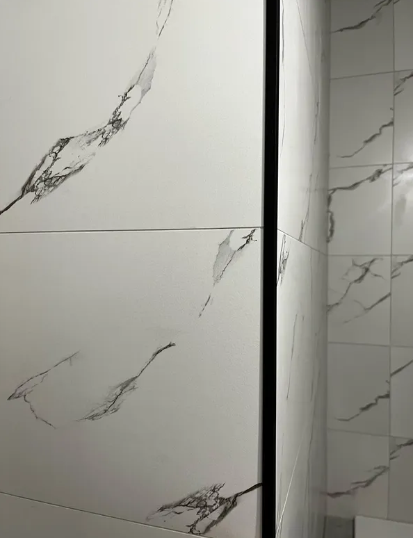 Профиль угловой Волшебная палочка MSUP 01-27.2700.15 10*10мм 2,7м Черный