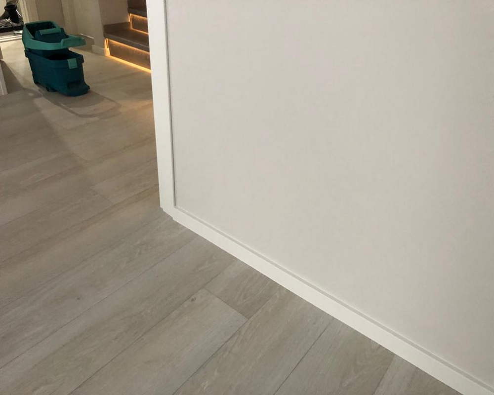 Плинтус ХДФ Dollken Cubu Flex Life 40мм х 11/13мм х 2,5 м 1013 (5012) Белый